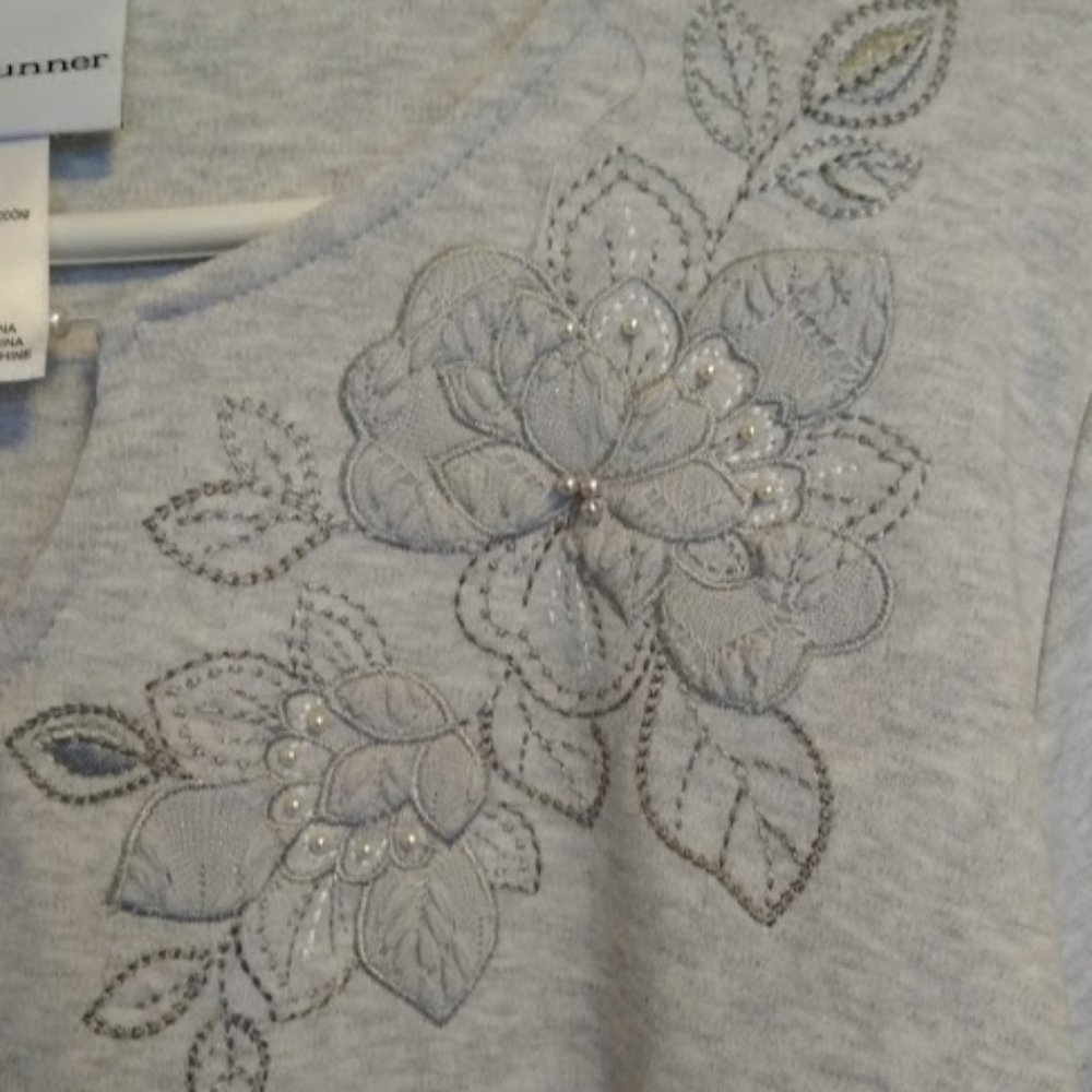 New with tags Lady's Gray, Alfred Dunner 3/4 length sleeve women's top, size XL